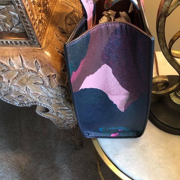 Handbag - Picture 3 of 4